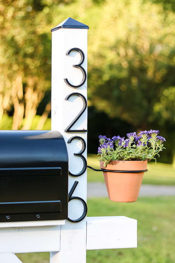 modern farmhouse numbers on mailbox makeover