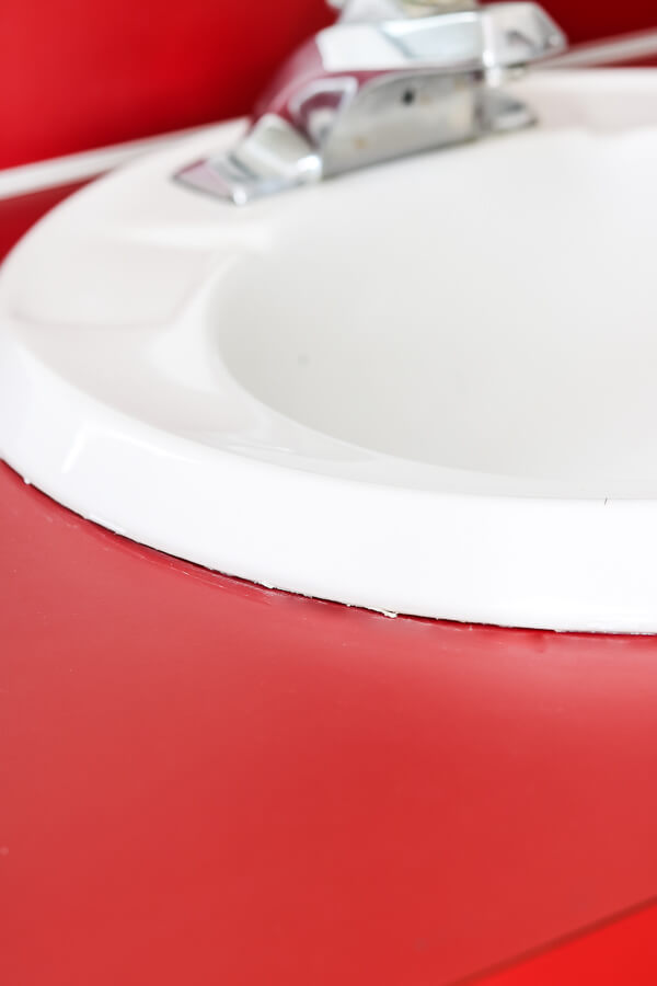 clean bathrooms quickly